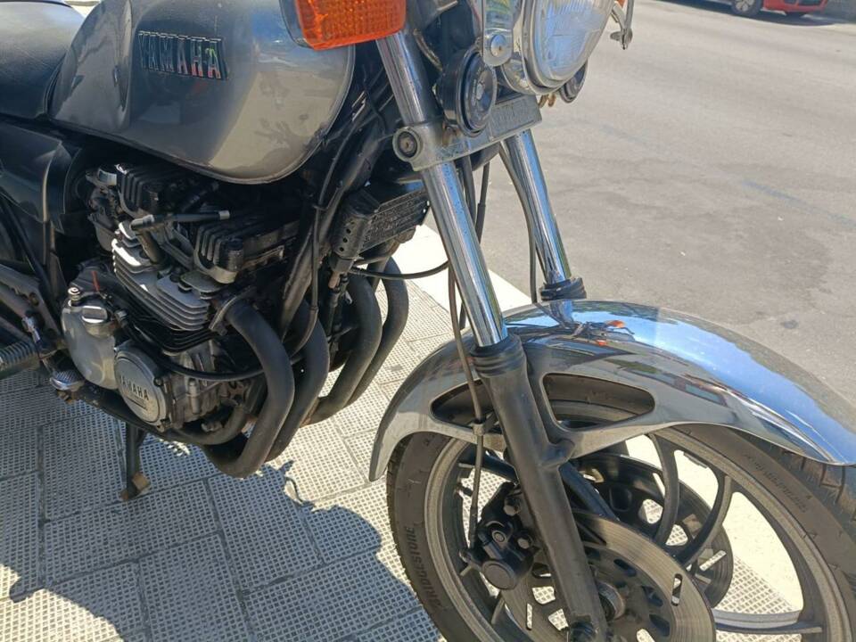 Image 21/37 of Yamaha XZ 550 (1985)