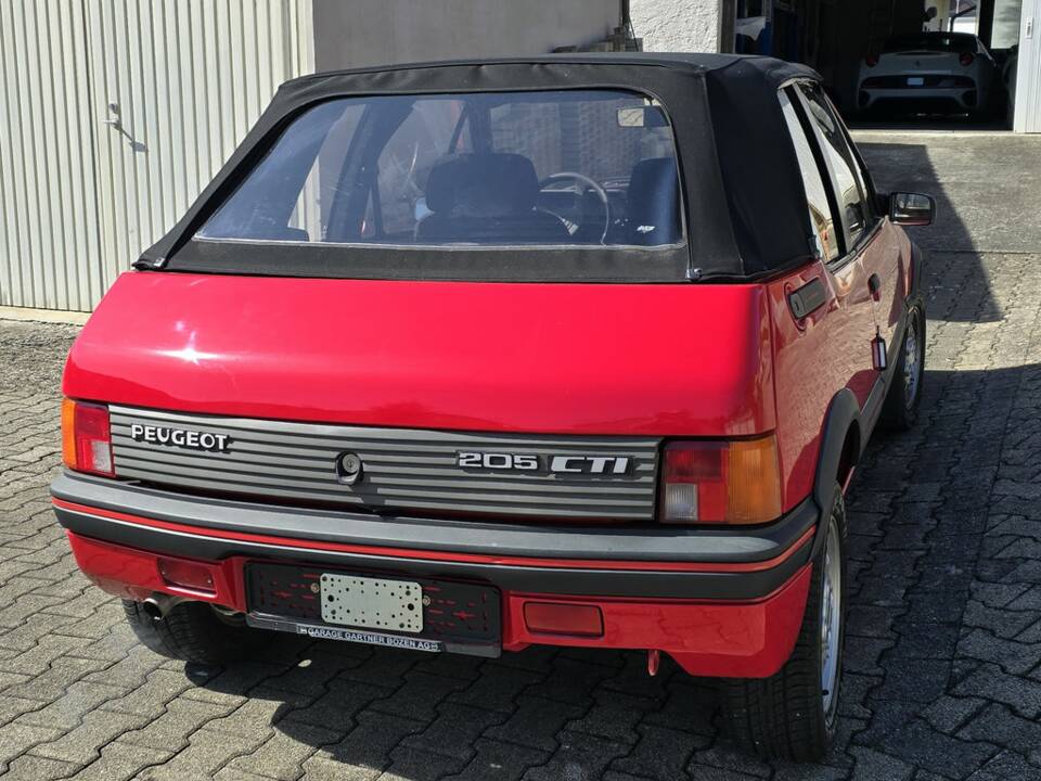 Image 6/8 of Peugeot 205 CTi (1990)