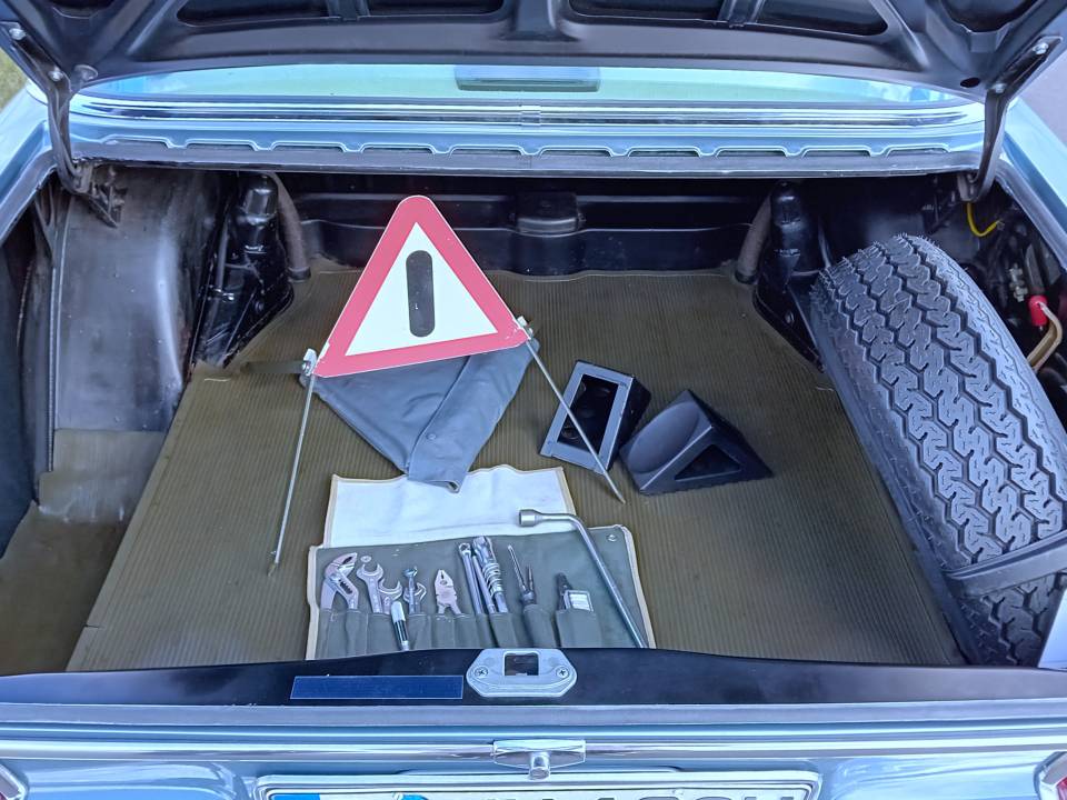 Image 15/49 of Mercedes-Benz 300 SEL (1968)