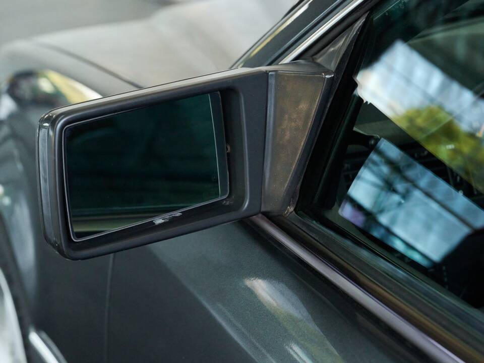 Bild 15/50 von Mercedes-Benz 300 CE (1991)
