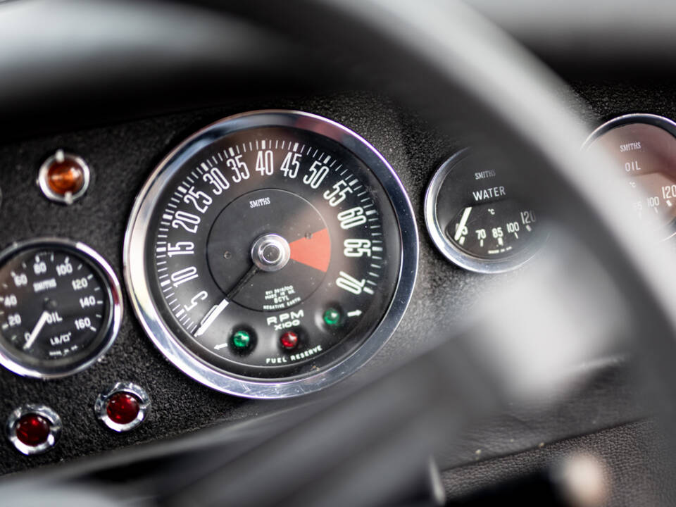 Bild 16/50 von Aston Martin DBS V8 (1971)