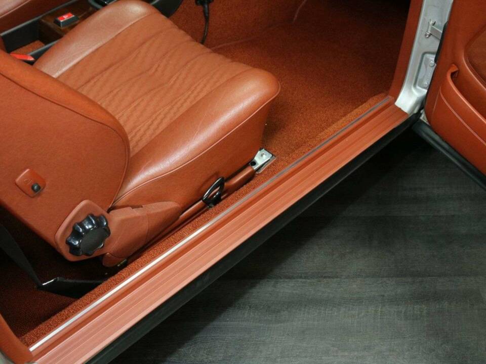 Image 29/50 of Mercedes-Benz 280 CE (1980)
