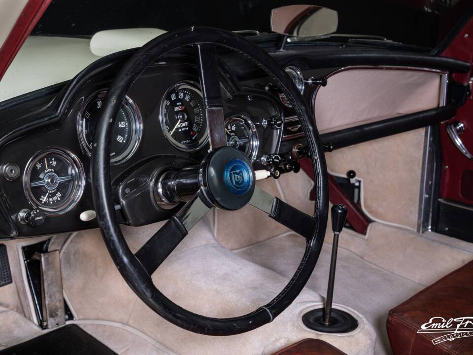 Immagine 4/9 di Aston Martin DB 2/4 Mk III (1957)