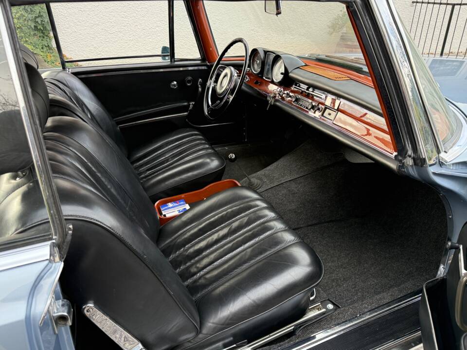 Bild 26/43 von Mercedes-Benz 250 SE (1966)