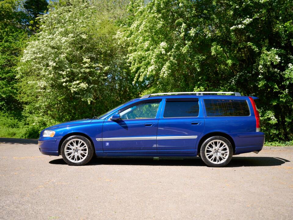 Image 9/50 of Volvo V 70 2.4 (2006)