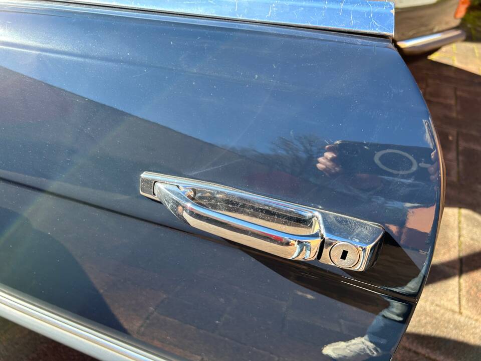 Image 21/51 of Mercedes-Benz 380 SL (1983)