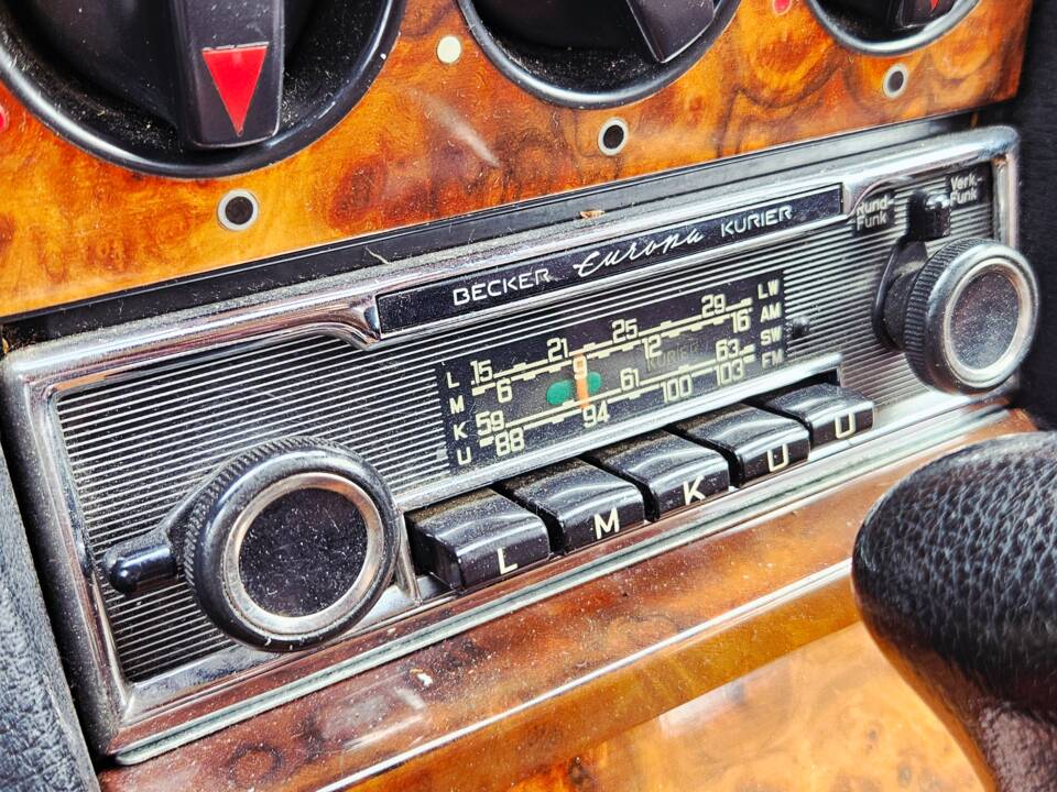 Immagine 6/16 di Mercedes-Benz 280 CE (1977)