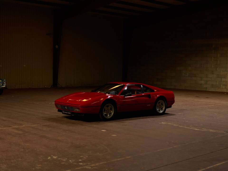 Image 42/79 of Ferrari 328 GTB (1985)