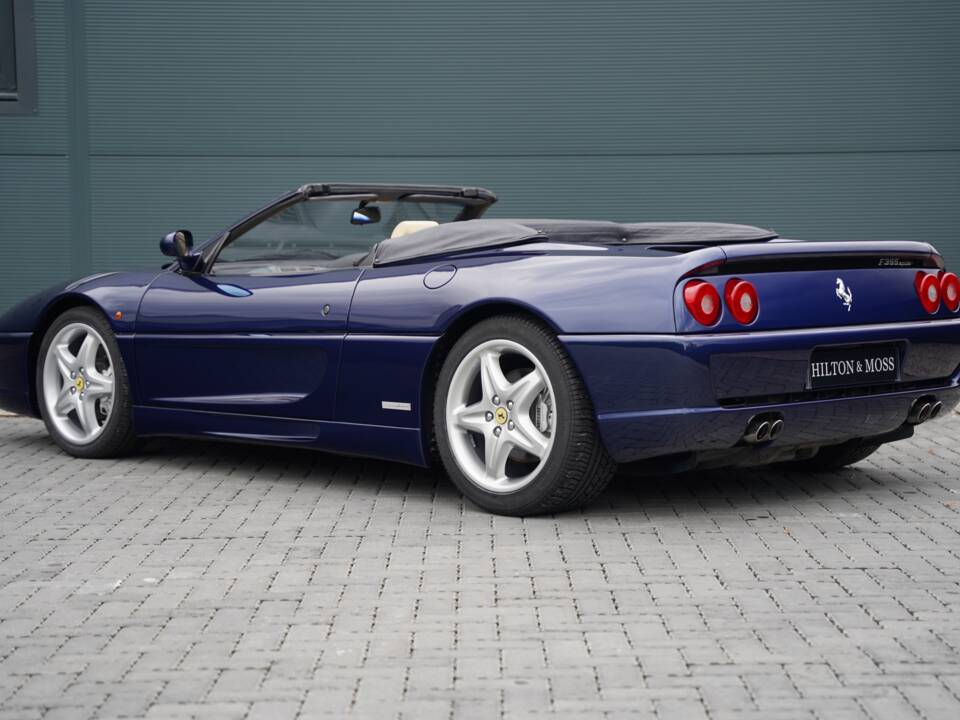 Image 2/50 de Ferrari F 355 Spider (1998)