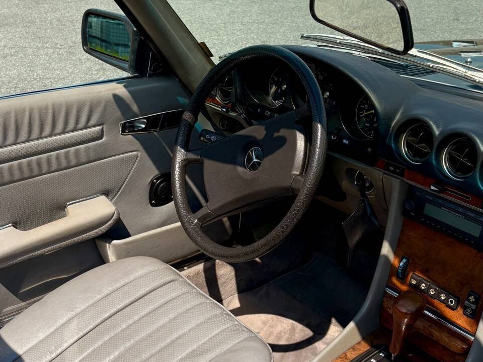 Image 7/17 de Mercedes-Benz 500 SL (1984)