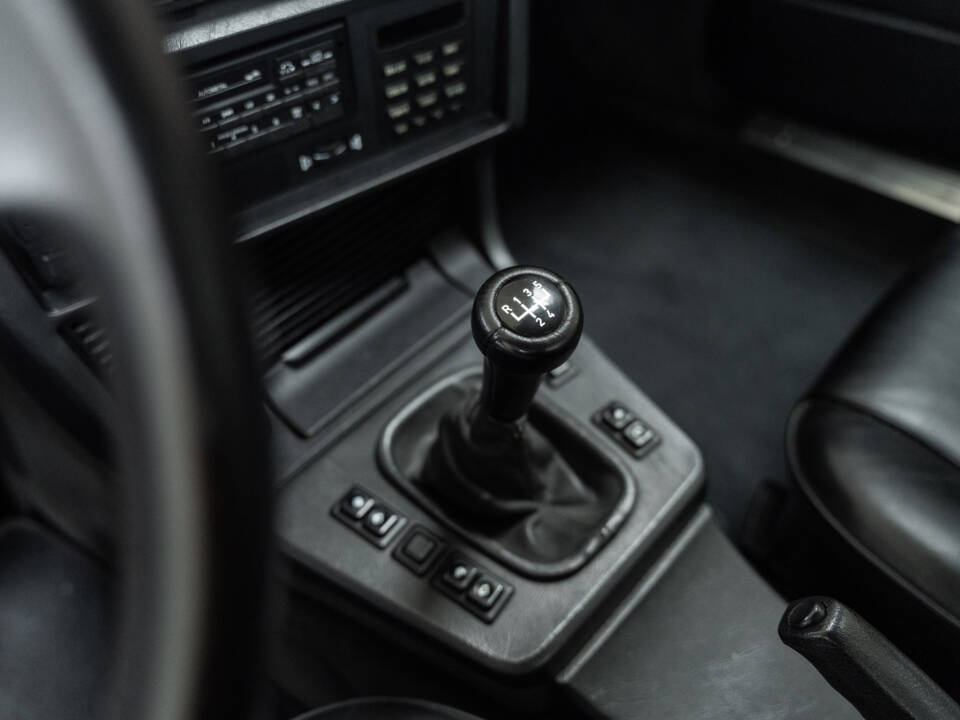 Immagine 15/32 di BMW 635 CSi (1985)