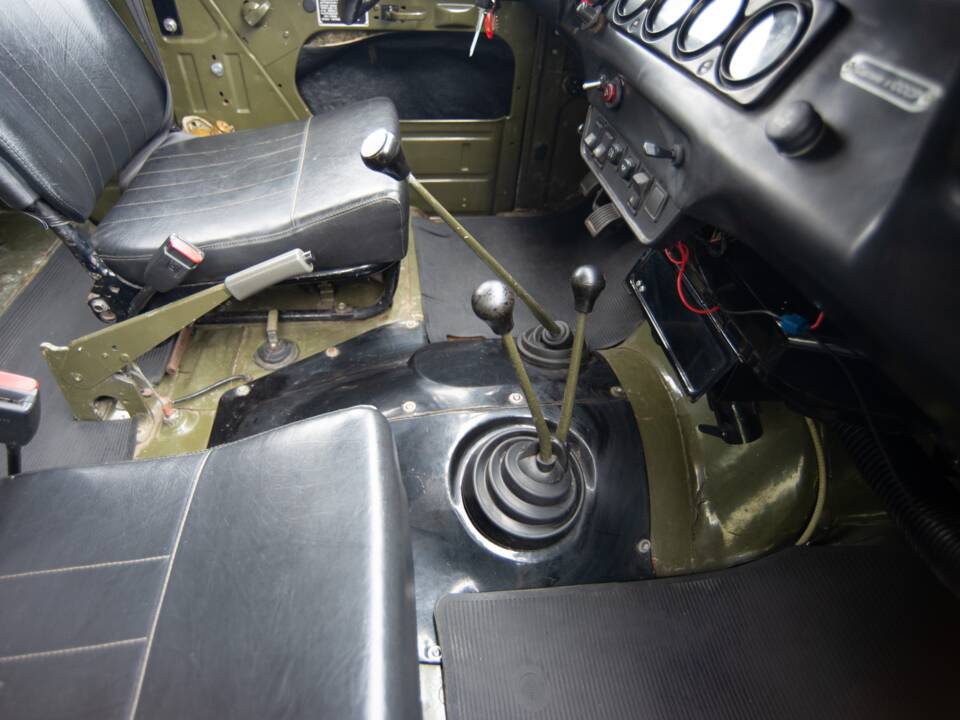 Image 20/35 of UAZ 31512 (2003)