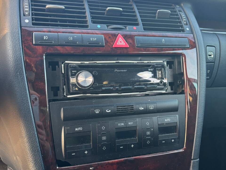 Bild 13/17 von Audi A8 3.7 (1998)