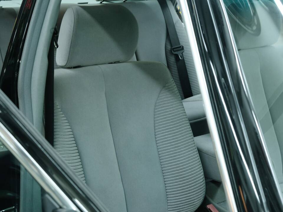 Bild 29/50 von Mercedes-Benz 300 SEL (1991)