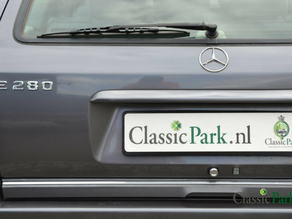 Bild 42/44 von Mercedes-Benz E 280 T (1994)