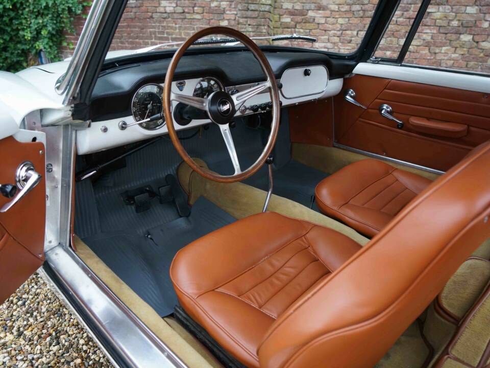 Image 30/50 of Lancia Flaminia GT 2.5 3C Touring (1964)