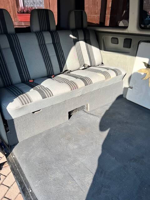 Image 5/6 of Volkswagen T3 Multivan 1.6 TD "Last Limited Edition" (1993)