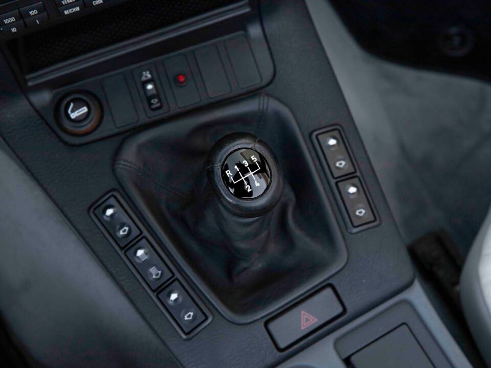 Bild 74/92 von BMW 325i (1994)