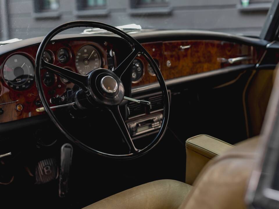 Image 3/39 of Bentley S 3 Continental (1965)