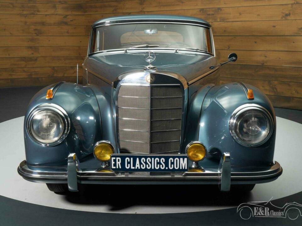 Image 20/31 of Mercedes-Benz 300 S (1953)