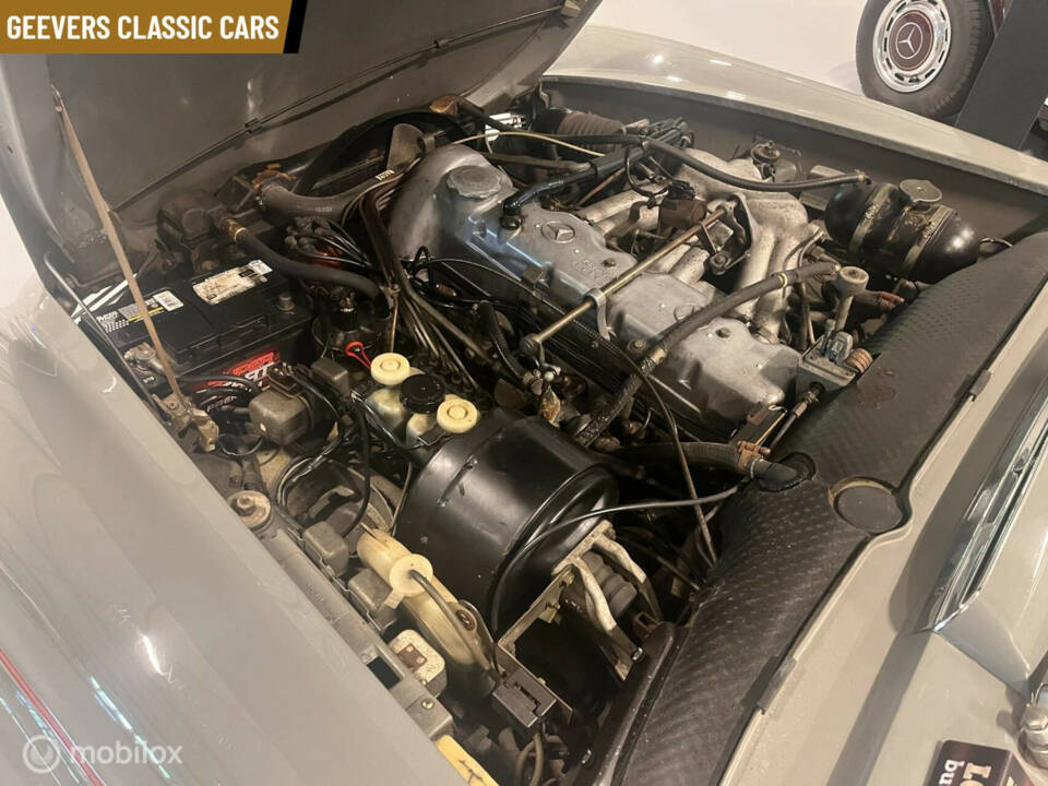 Immagine 15/33 di Mercedes-Benz 280 SL (1968)