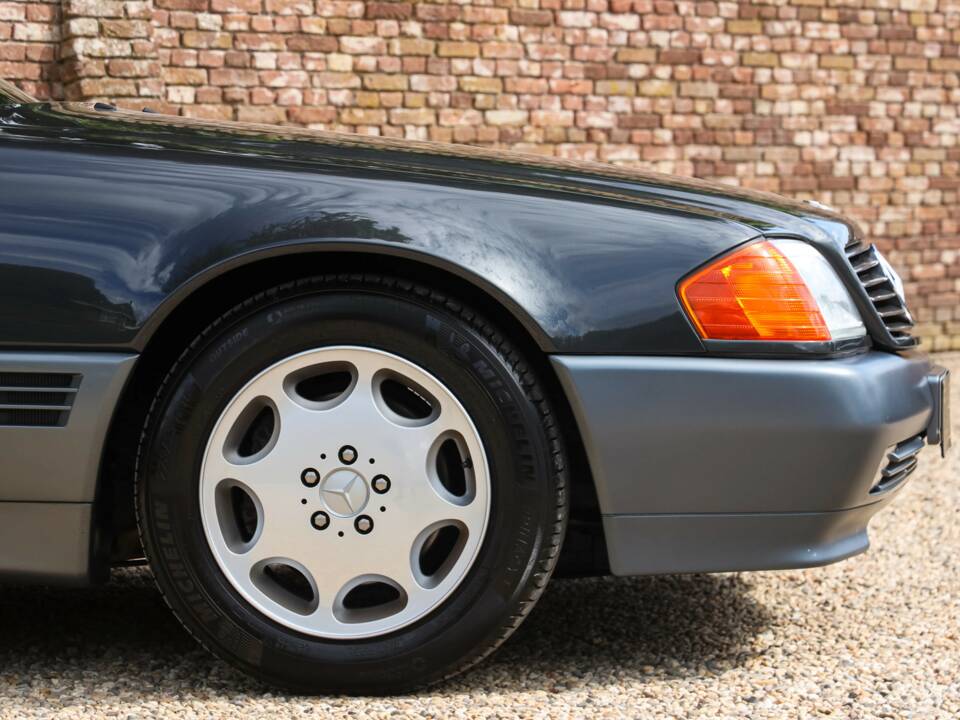 Image 41/50 of Mercedes-Benz 500 SL (1992)