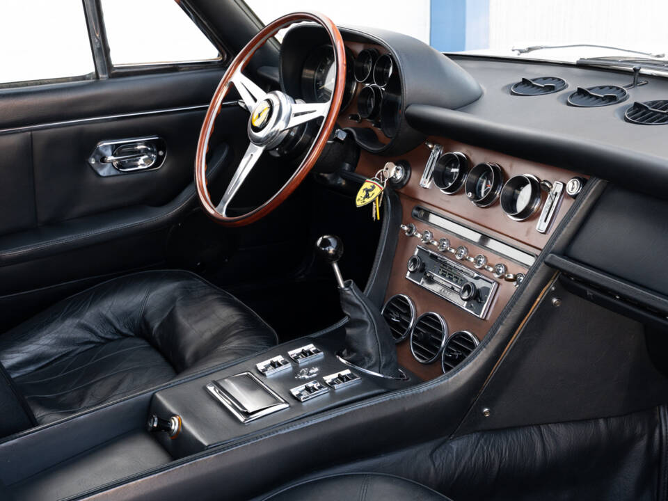 Image 56/69 of Ferrari 365 GT 2+2 (1969)