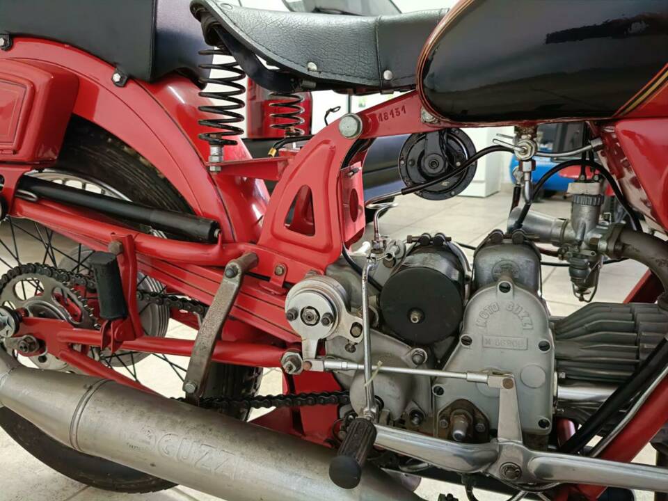 Afbeelding 36/39 van Moto Guzzi DUMMY (1950)