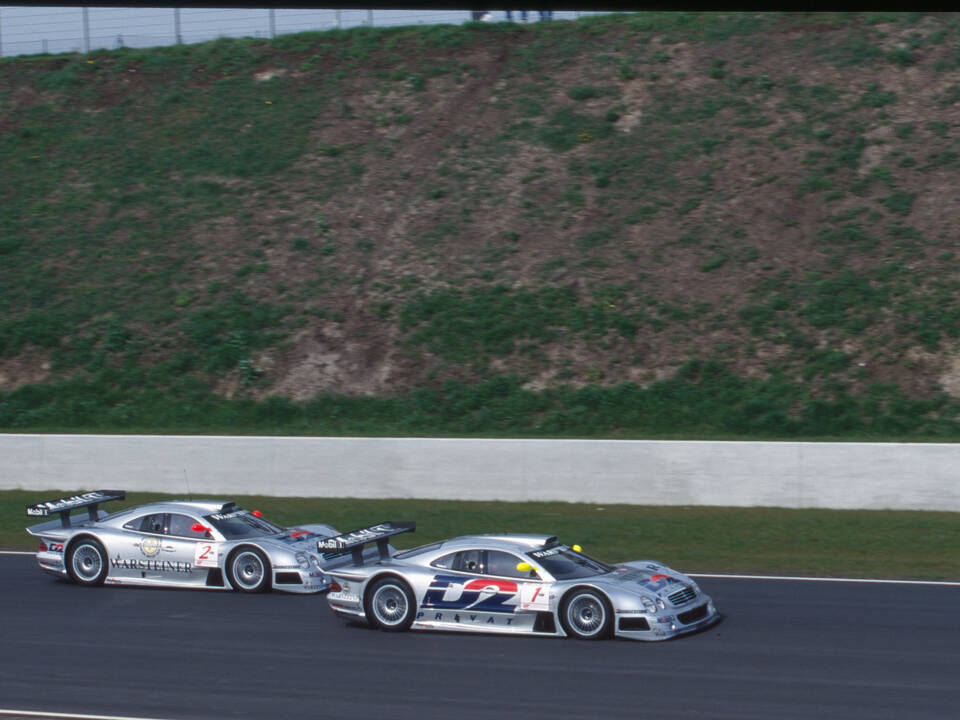 Image 6/16 of Mercedes-Benz CLK GTR (1998)