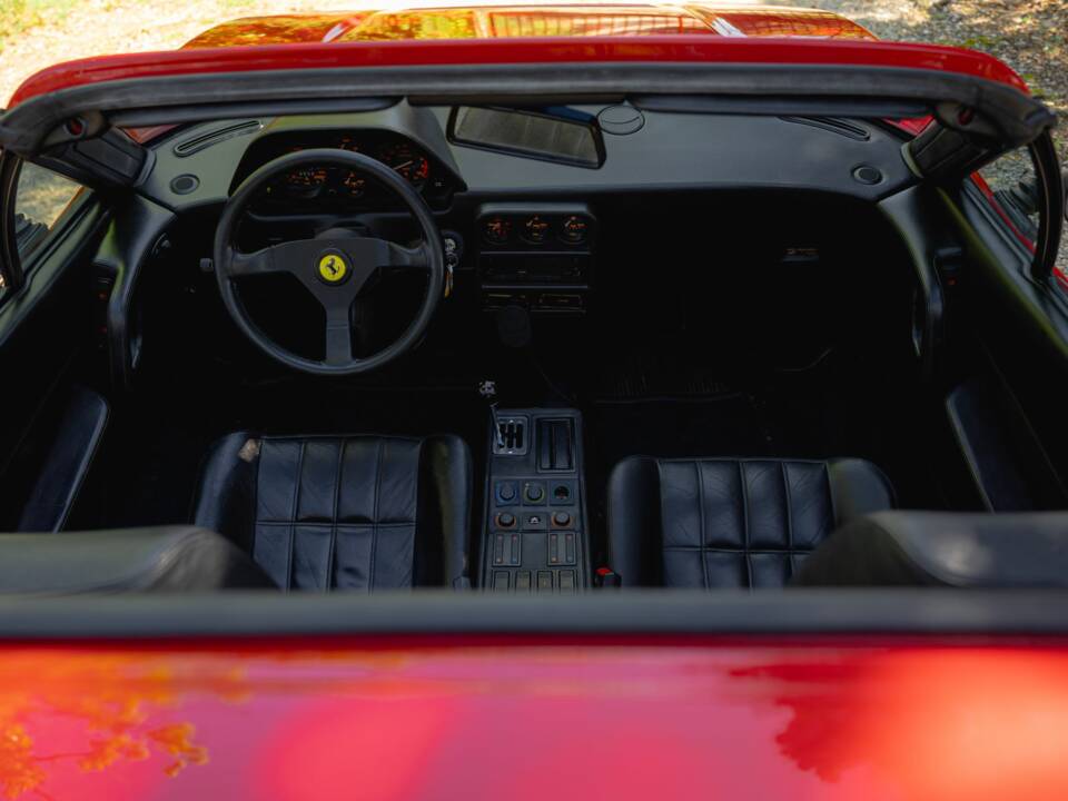 Image 17/60 of Ferrari 328 GTS (1986)