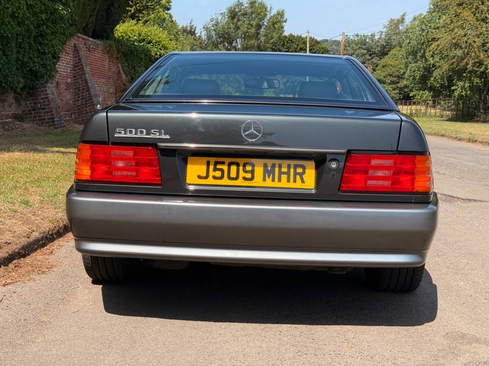 Immagine 4/29 di Mercedes-Benz 500 SL (1992)