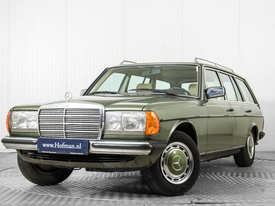 Afbeelding 3/50 van Mercedes-Benz 200 T (1982)
