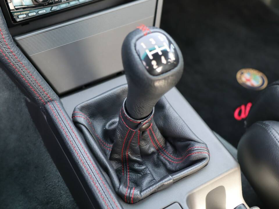 Imagen 12/50 de Alfa Romeo 164 3.0 V6 Quadrifoglio (1991)