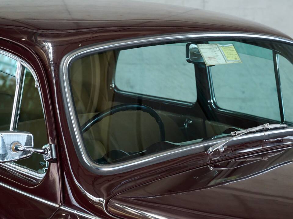Image 23/50 of Lancia Aurelia B12 (1955)