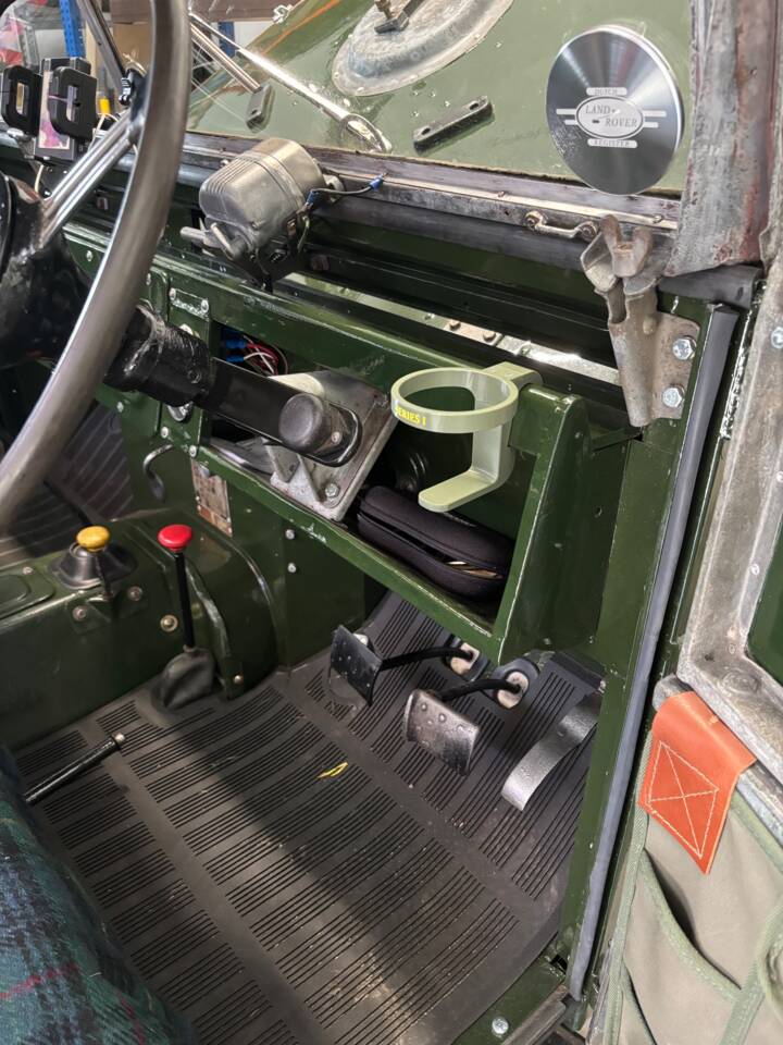 Image 7/14 of Land Rover 86 (1953)