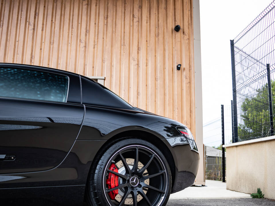 Imagen 20/50 de Mercedes-Benz SLS AMG GT (2014)