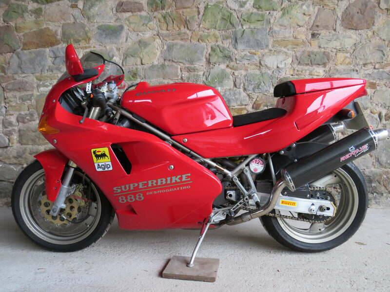 Immagine 2/38 di Ducati DUMMY (1994)