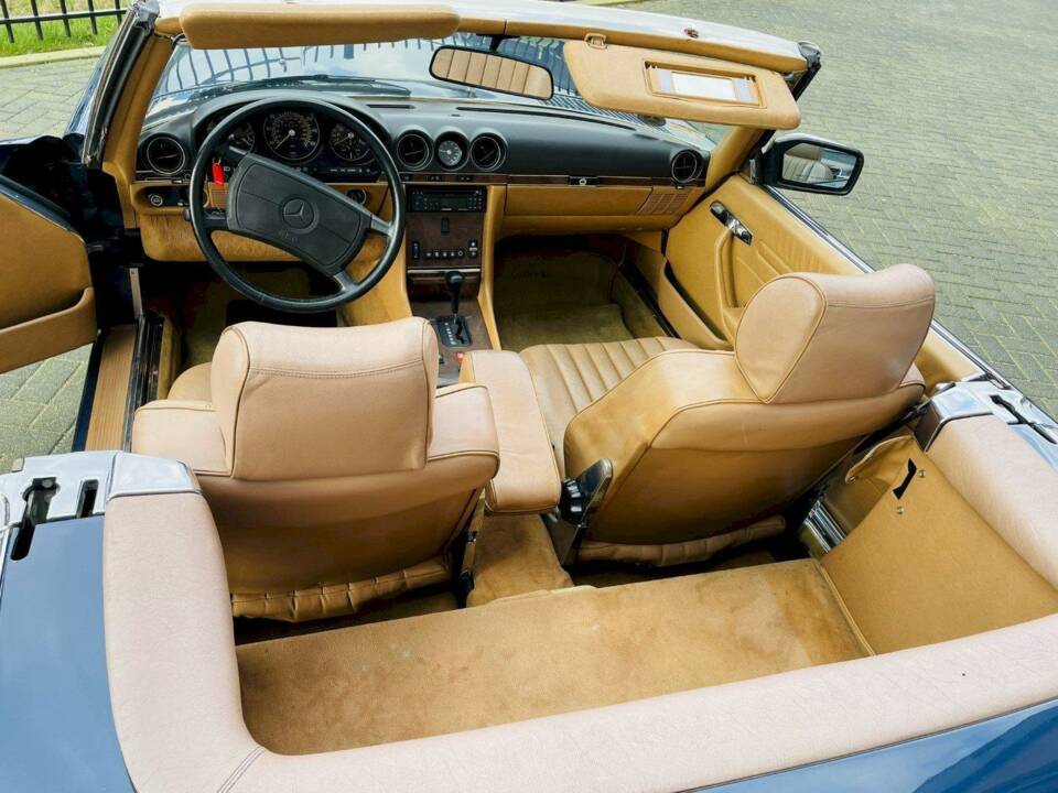Image 18/36 de Mercedes-Benz 560 SL (1986)