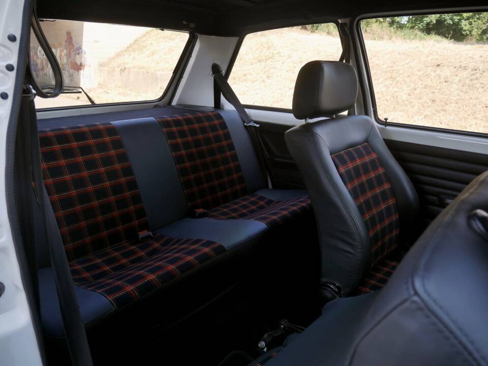 Image 27/35 of Volkswagen Golf Mk I GTI 1.6 (1980)