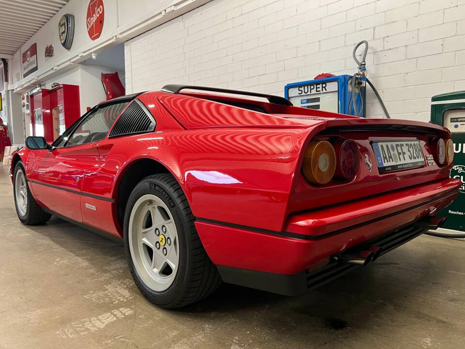 Image 15/22 of Ferrari 328 GTB (1986)