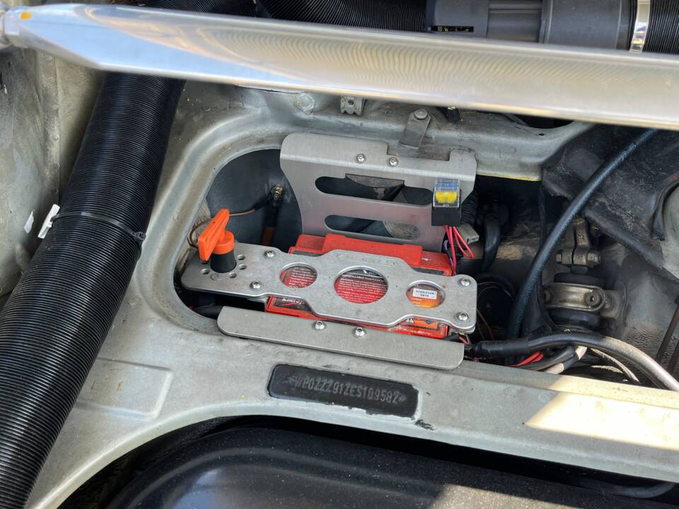 Image 31/62 of Porsche 911 Carrera 3.2 (1984)