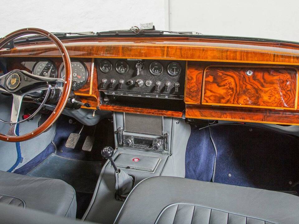 Bild 23/35 von Jaguar Mk II 3.4 (1967)