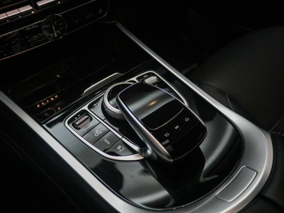 Image 16/25 de Mercedes-Benz G 63 AMG (LWB) (2020)