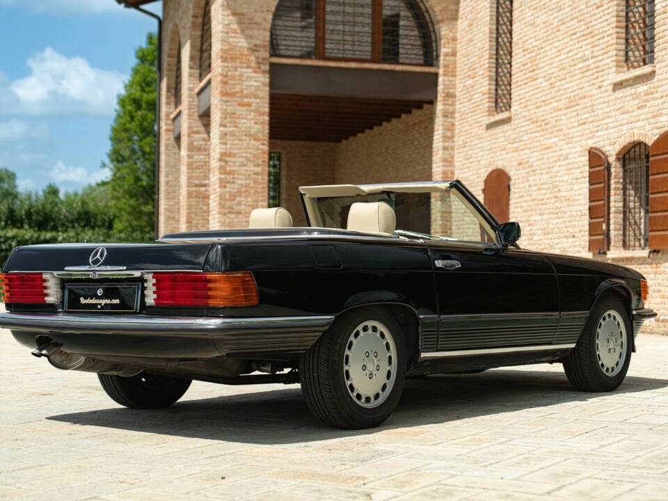 Image 8/50 of Mercedes-Benz 300 SL (1986)