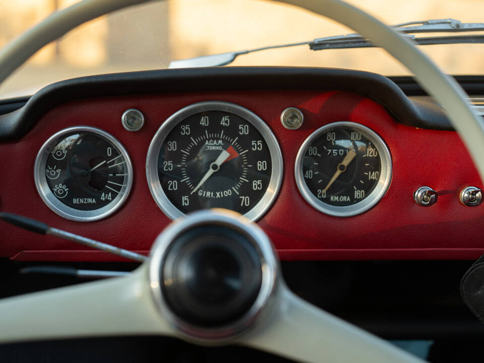 Afbeelding 35/48 van FIAT 750 Vignale Coupé (1962)