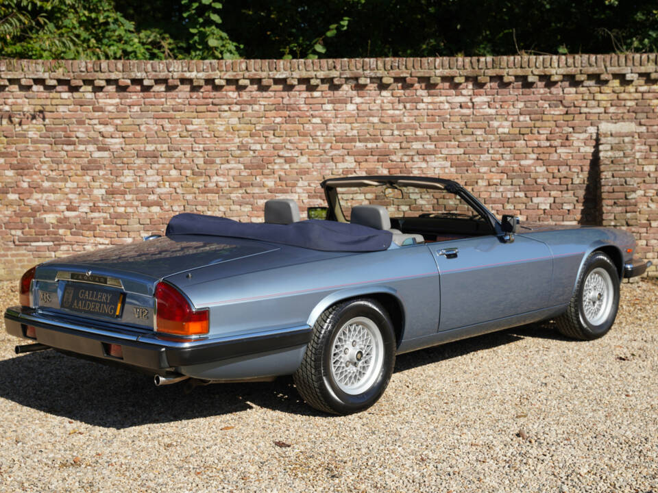 Image 2/50 de Jaguar XJS 5.3 V12 (1989)