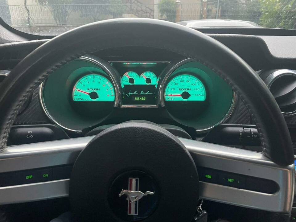 Image 6/60 of Ford Mustang GT (2005)