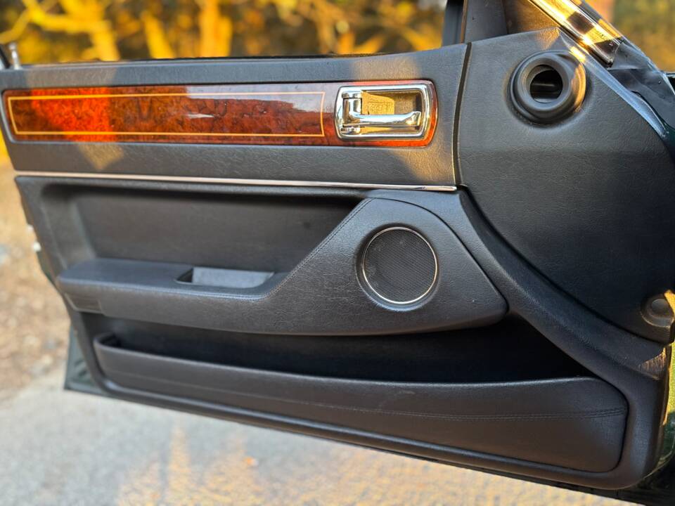 Image 33/40 of Jaguar Sovereign 3.6 (1989)