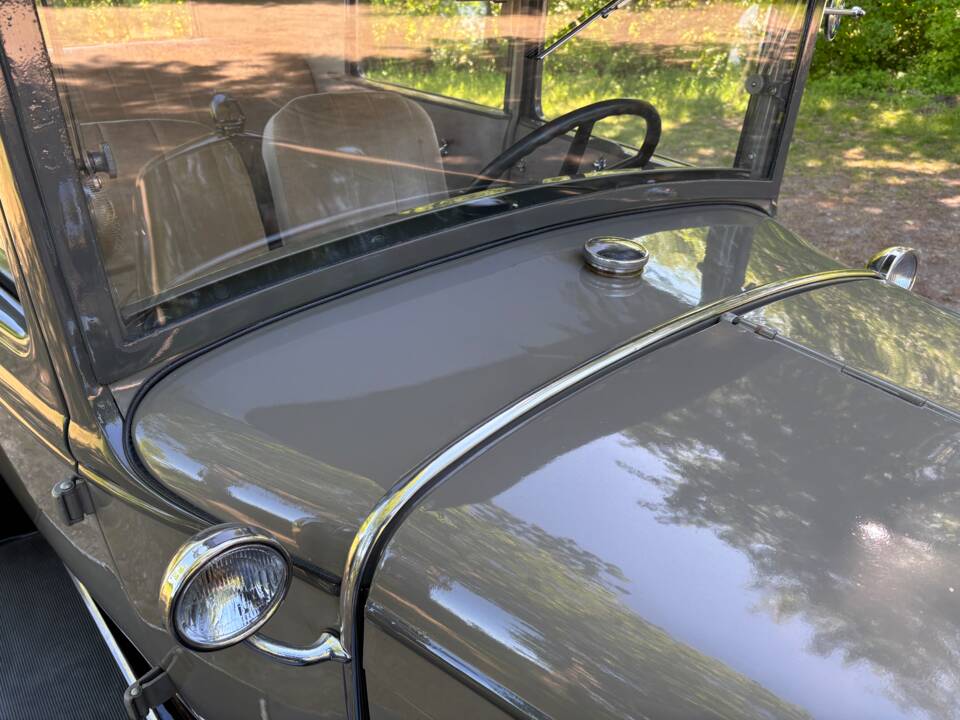 Image 15/28 of Ford Model A Tudor Sedan (1931)