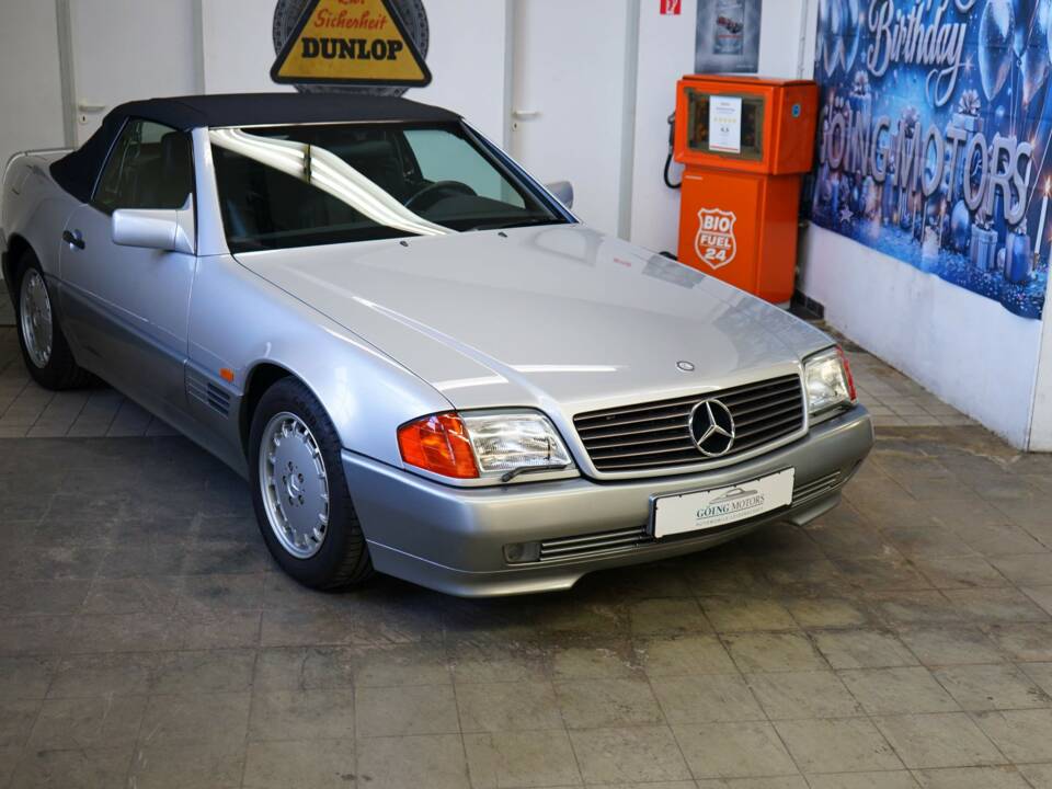 Image 1/42 of Mercedes-Benz 500 SL (1992)